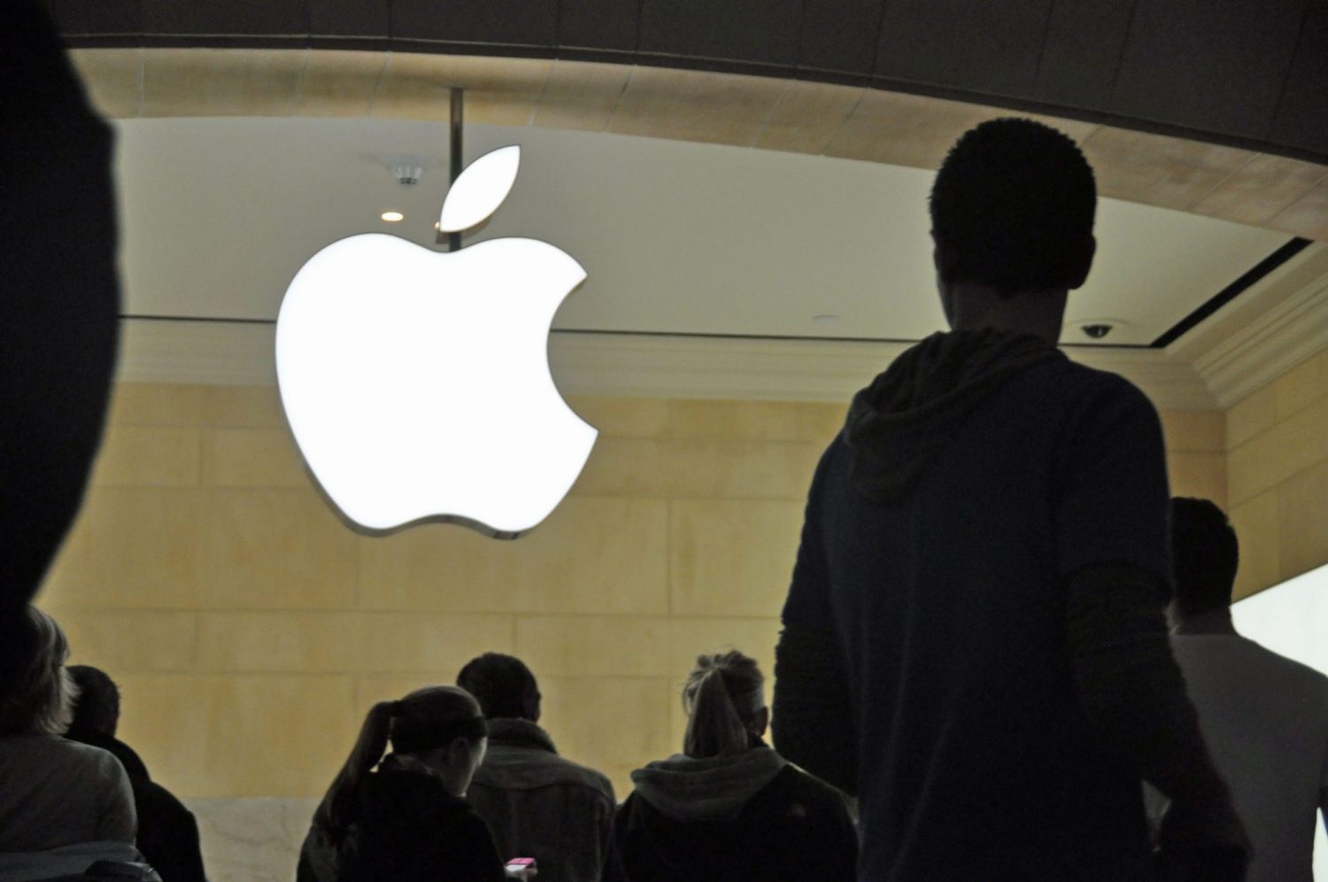 Apple places manufacturing partner Pegatron on probation ...
