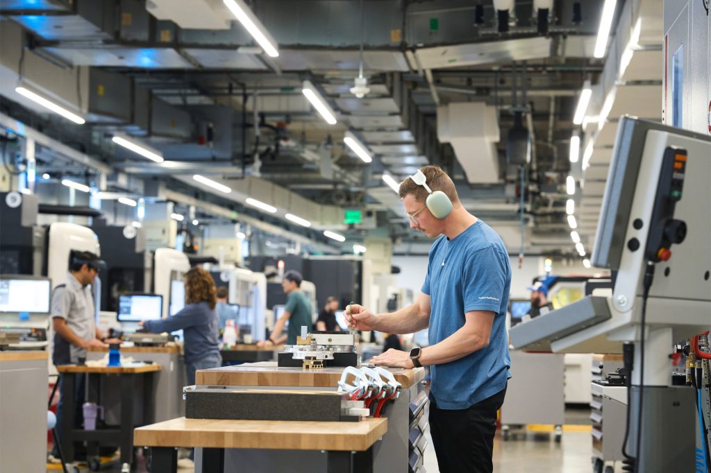 Apple to invest $500 billion in US