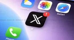 X app icon with a notification, displayed on an iOS app screen